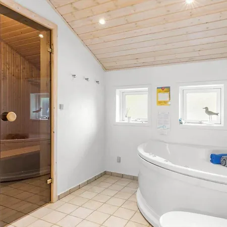Holiday home Tv1531-albaek-musvagevej-118 Lodskovvad